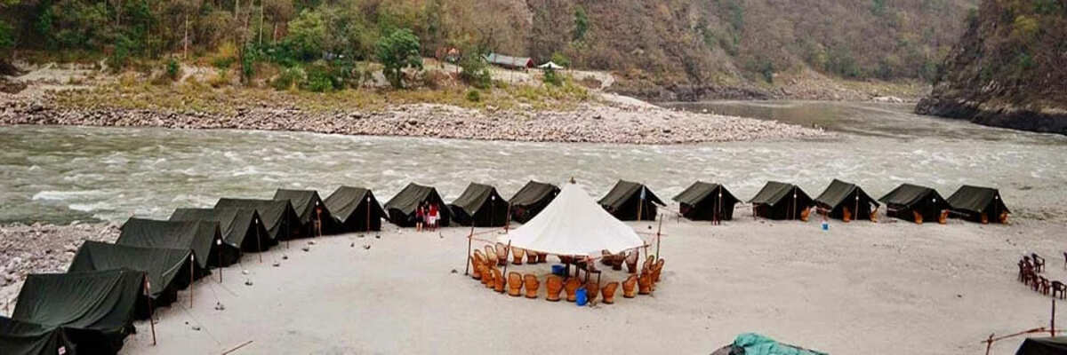 Riverside Camping & Bonfire Games